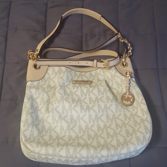 Michael Kors Vanilla PVC purse/crossbody - Picture 1 of 16